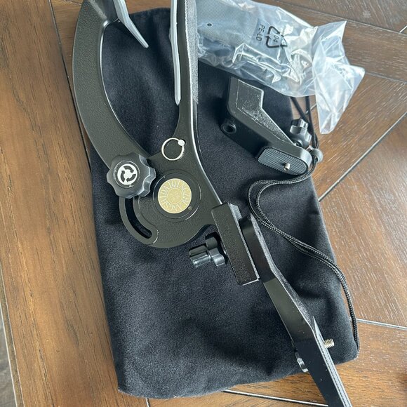 Hands Free Shoulder Pad - Picture 9 of 9